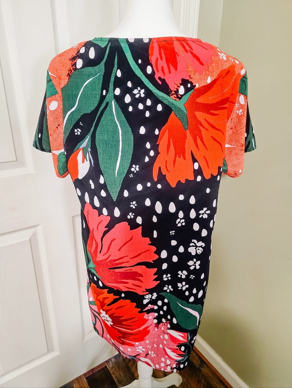 MINKPINK I’ll Be Around Tee Dress Floral Black Red Boxy A-Line Mini Lightweight - Picture 4 of 9